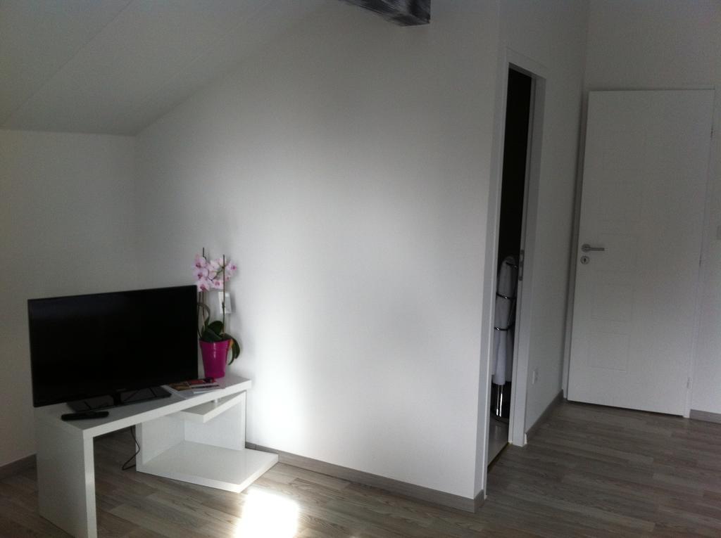 La Petite Ecole Bed & Breakfast Marciac Exterior photo